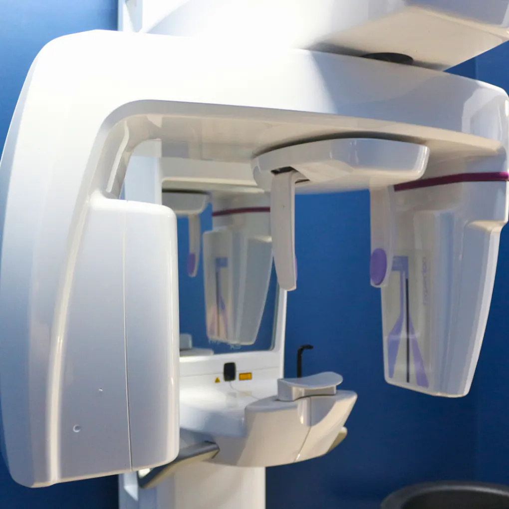 NOVADENT kliniğindeki panoramik diş görüntüleme cihazı